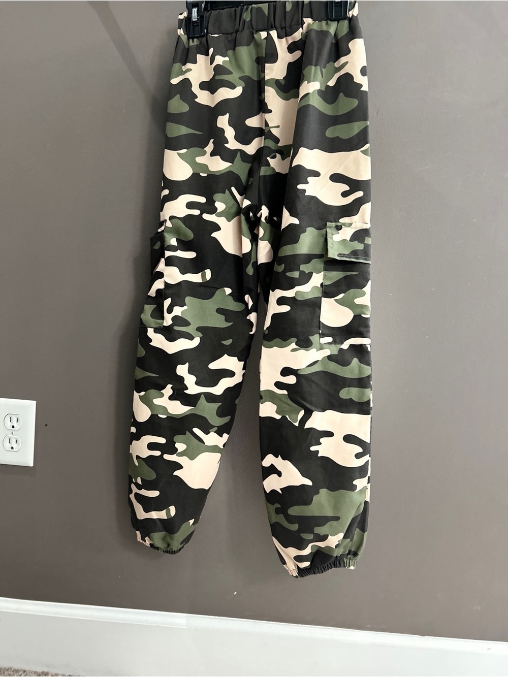 SHEIN Kids Camo Cargo Pants in Green and Black